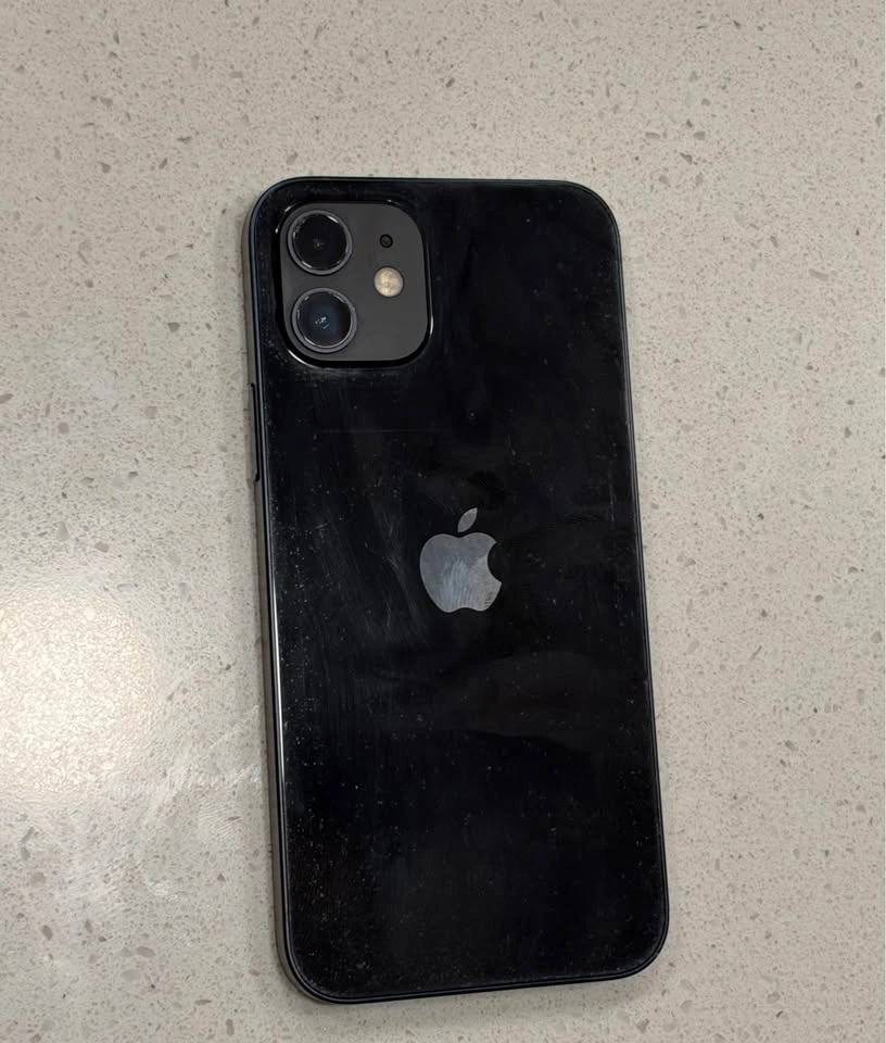 iPhone 12 - photo 2
