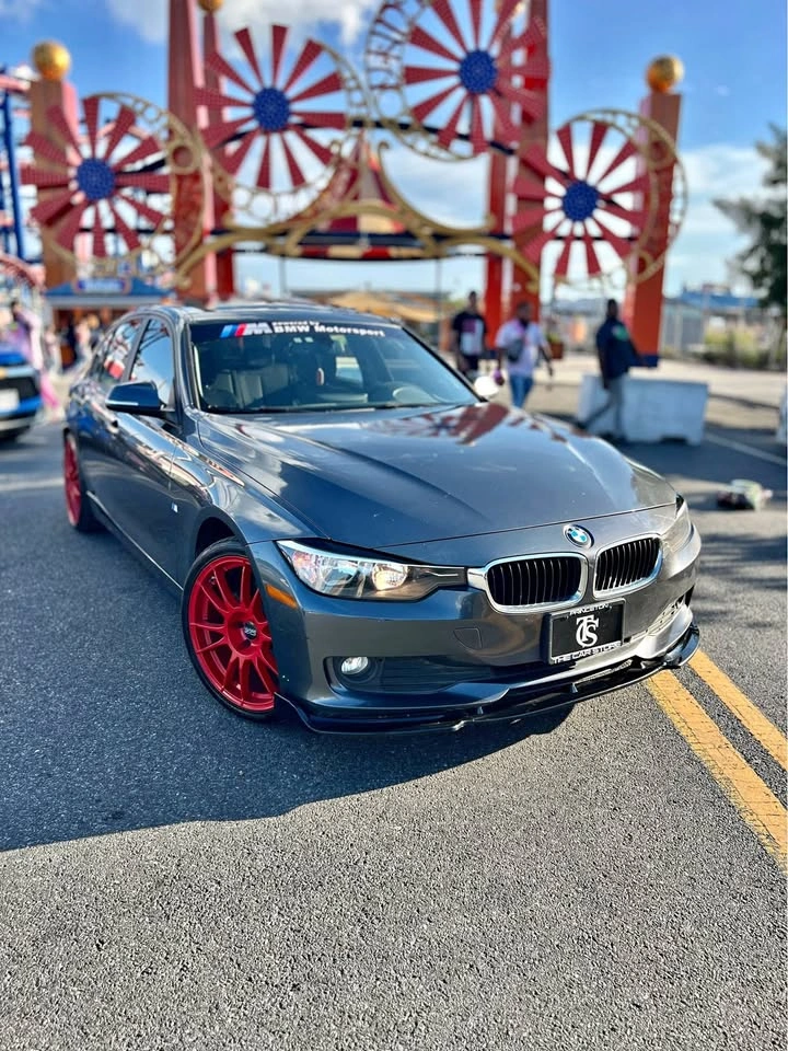 2013 BMW 3 Series · 320i xDrive Sedan 4D