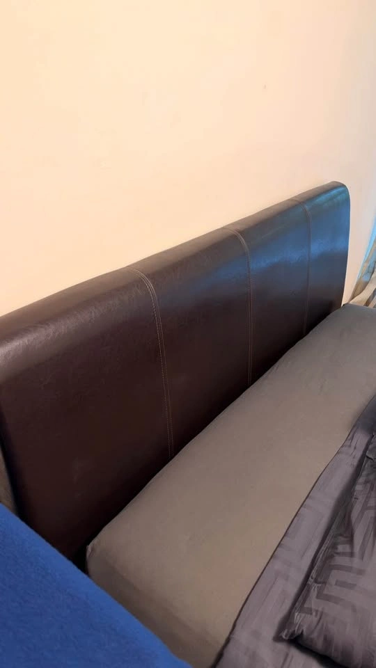 Queen Size Bed Frame w/mattress - photo 3