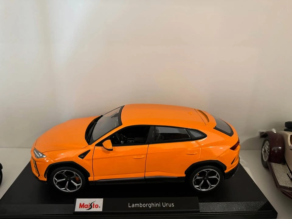 Maisto Lamborghini Urus Diecast Model Car - photo 4