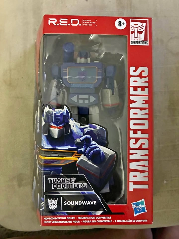 Hasbro Transformers Generations R.E.D. Soundwave