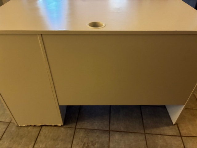 IKEA Brimnes Desk - photo 2