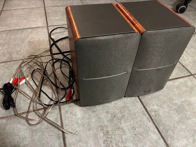 Edifier R1280T Speakers