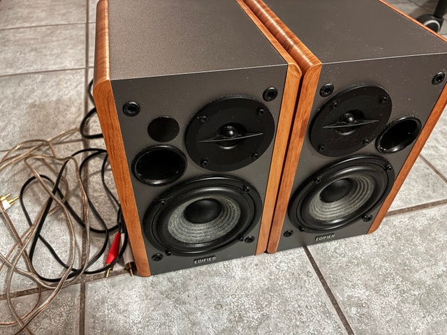 Edifier R1280T Speakers - photo 2