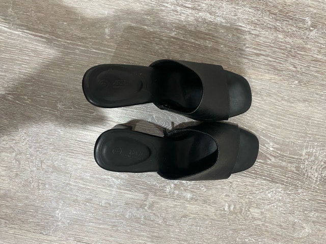 Ardene Black Heels — Size 8 - photo 2