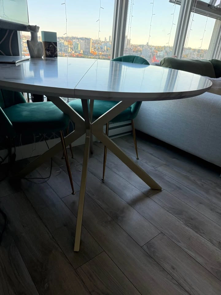 Round Faux Marble Dining Table – Gold Pedestal Base, 46.5" - photo 5