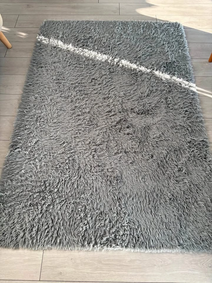 Grey Fluffy Area Rug - 6x4ft