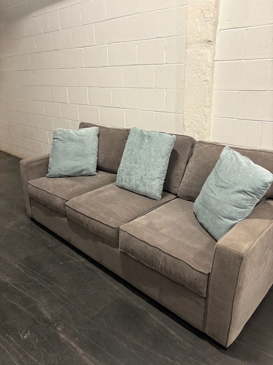 Gray Sleeper sofa - photo 2