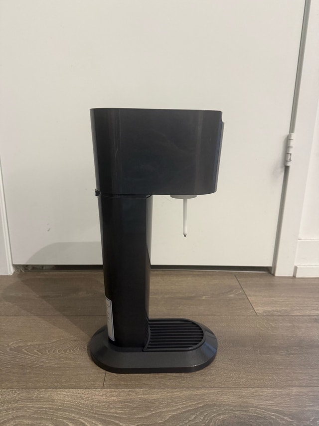 SodaStream Sparkling Water Maker - photo 2
