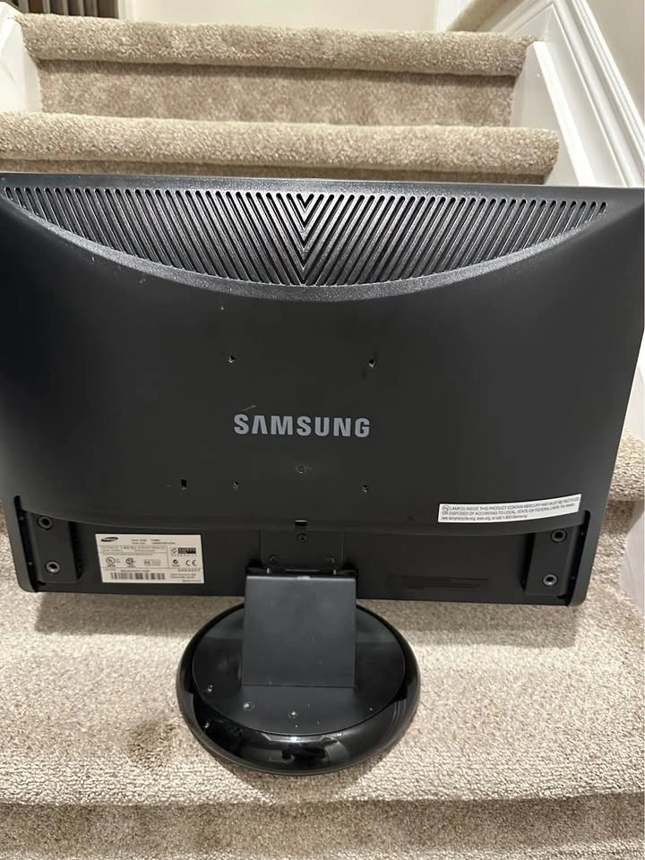 Samsung SyncMaster 216BW Monitor - photo 2