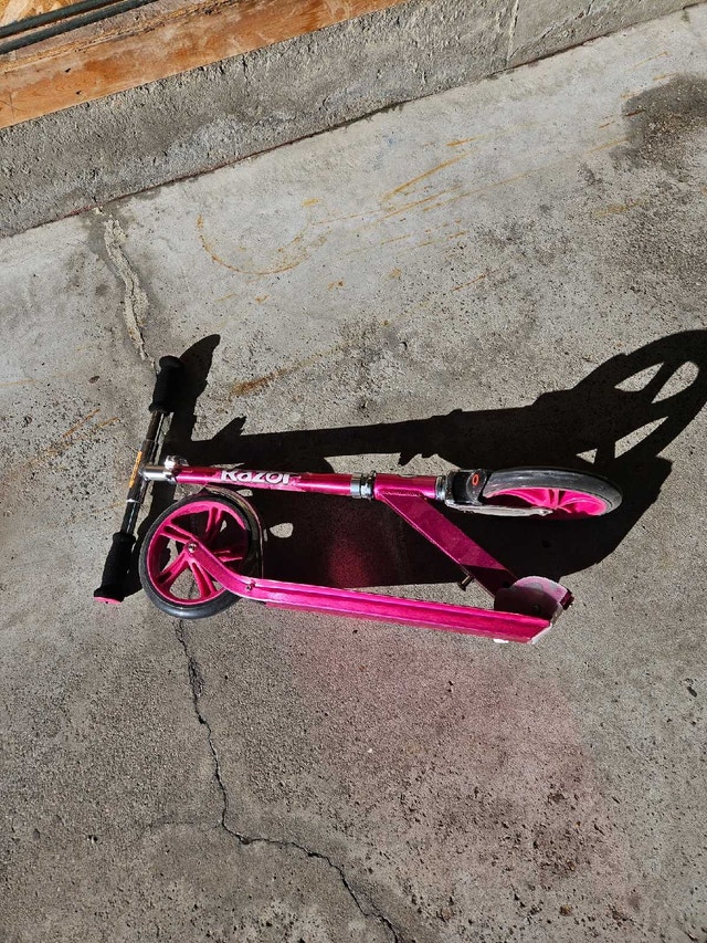 Razor A5 Lux Scooter (Hot Pink) - photo 3