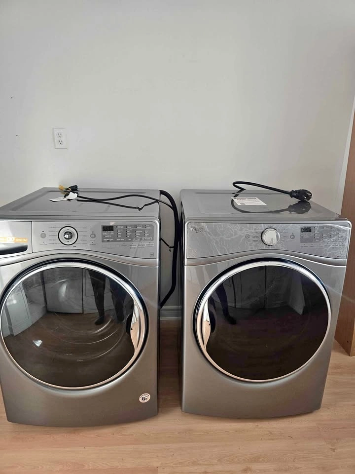 Whirlpool Front Load Washer & Dryer Set - Chrome Shadow