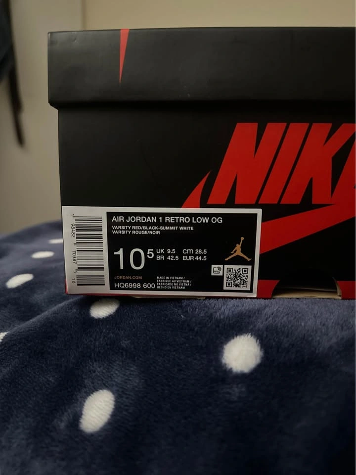 Jordan 1 Chicago Low - Size 10.5 - photo 2