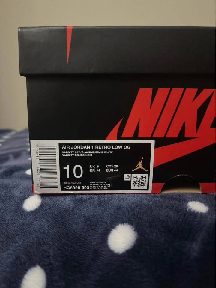 Jordan 1 Chicago Low - Size 10 - photo 2