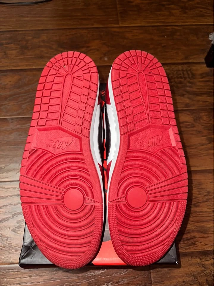 Jordan 1 Chicago Low - Size 10 - photo 5
