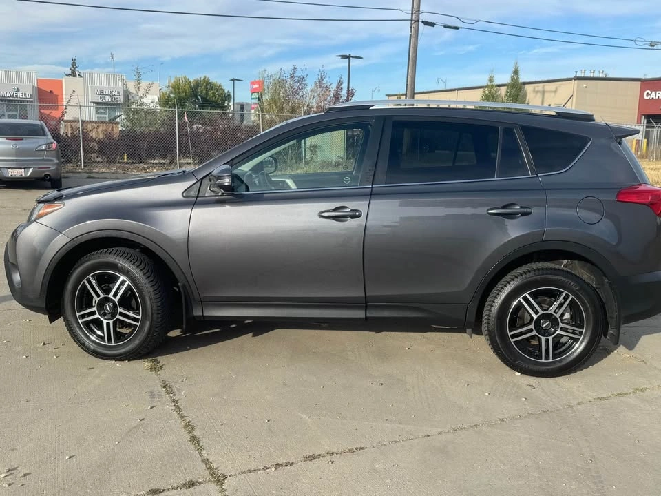 2014 Toyota RAV4 - photo 3