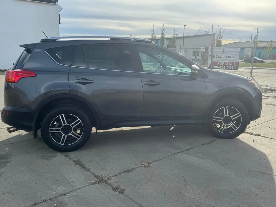2014 Toyota RAV4 - photo 4