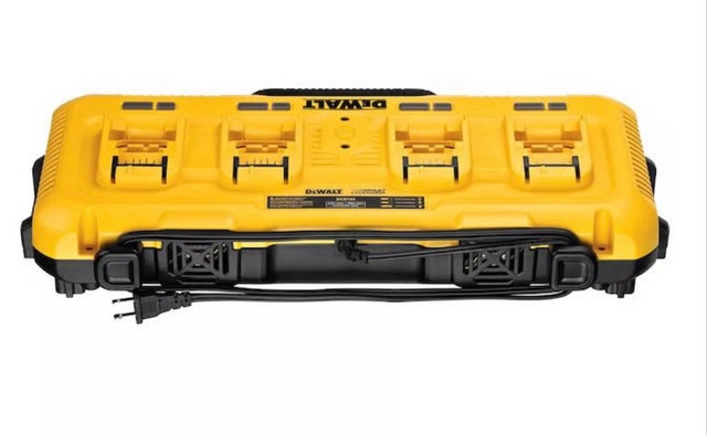 DEWALT DCB104 20V MAX 4-Port Fast Charger