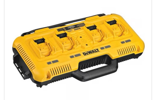 DEWALT DCB104 20V MAX 4-Port Fast Charger - photo 2
