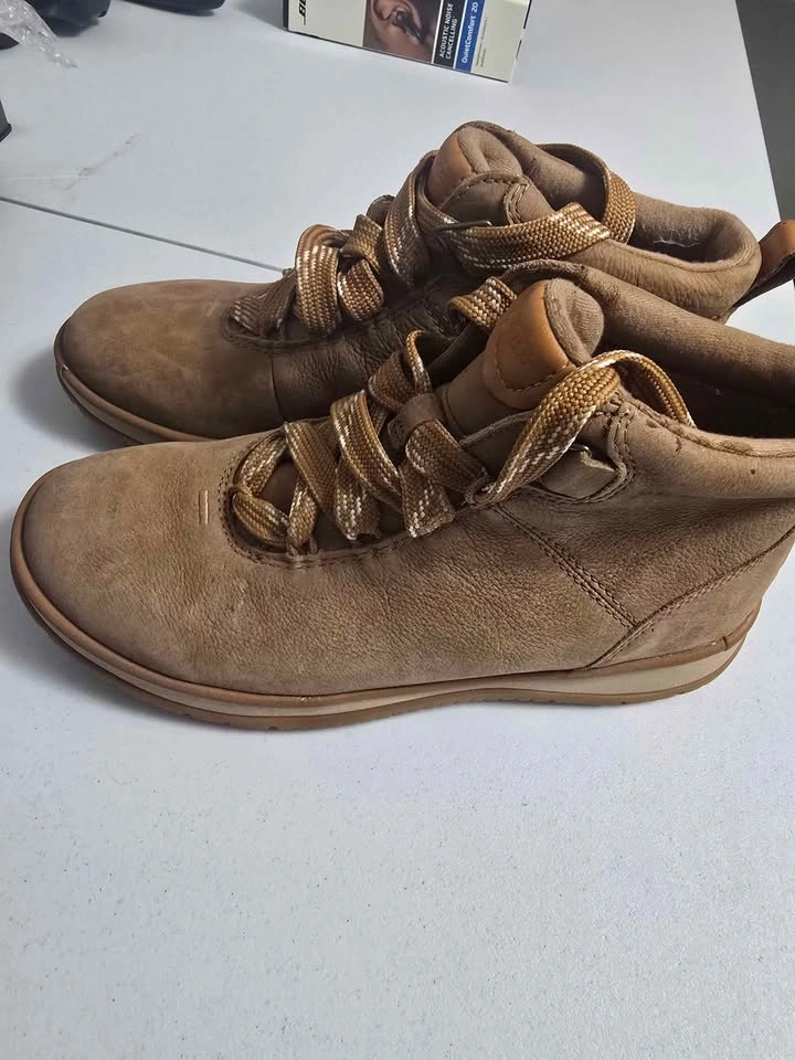 UGG Lakesider Ankle Sneaker Boots - Waterproof Suede - Women's S - photo 2