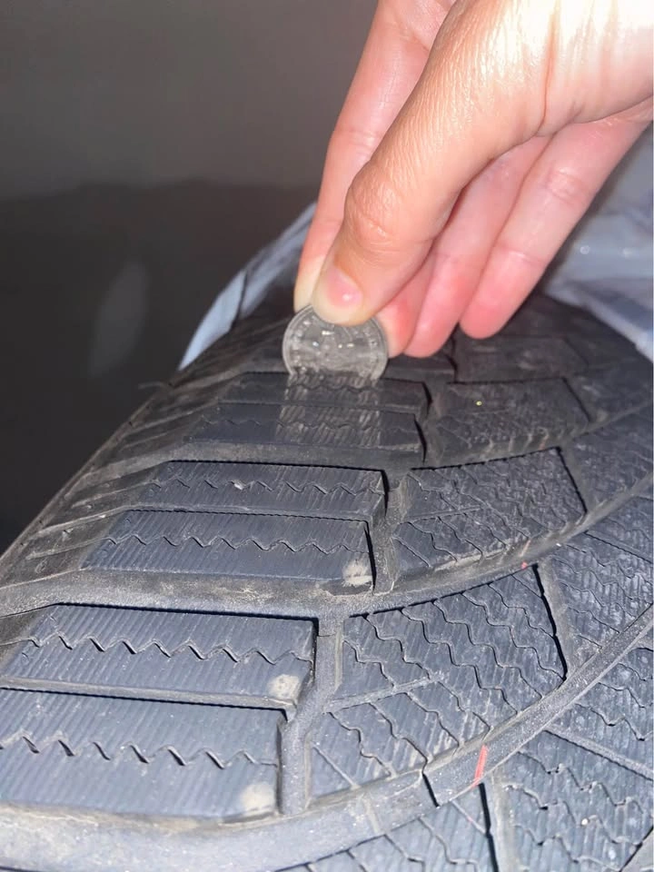 245/50R20 105H Winter Tires x4 - photo 2