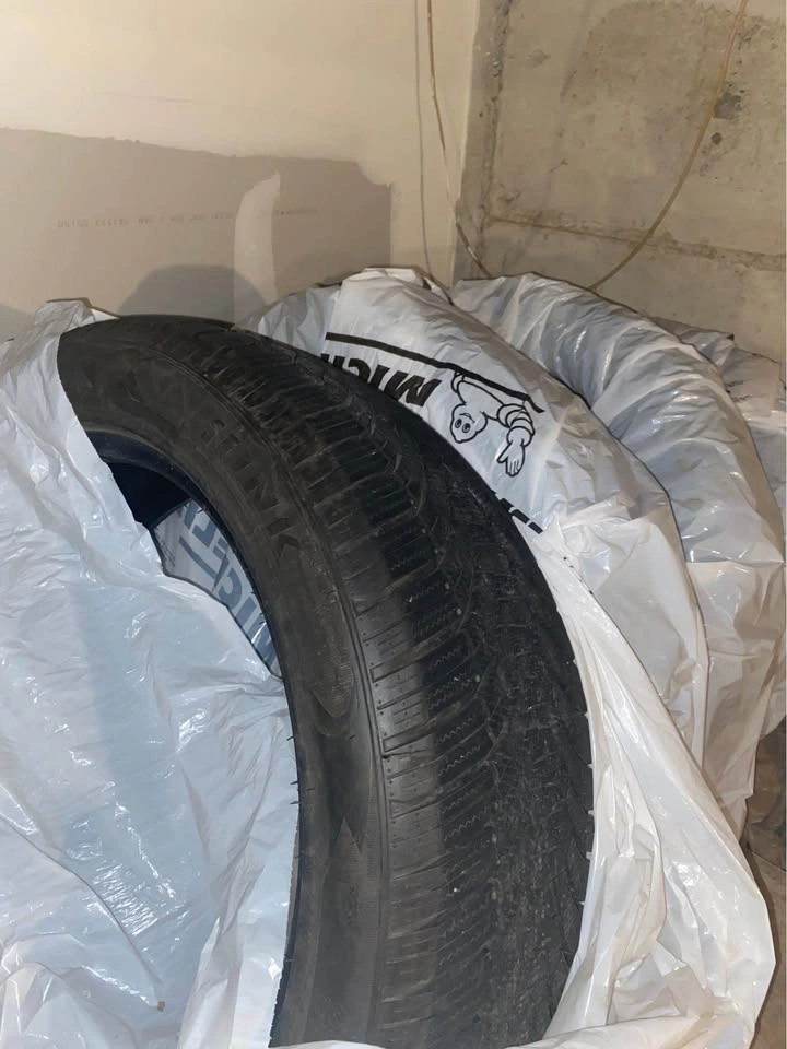 245/50R20 105H Winter Tires x4 - photo 4