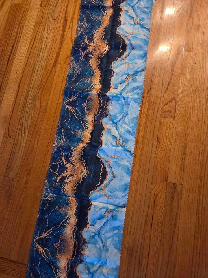 Table Runner - photo 2