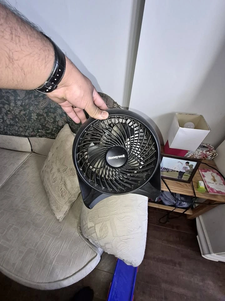 Honeywell Small Table Fan - Black