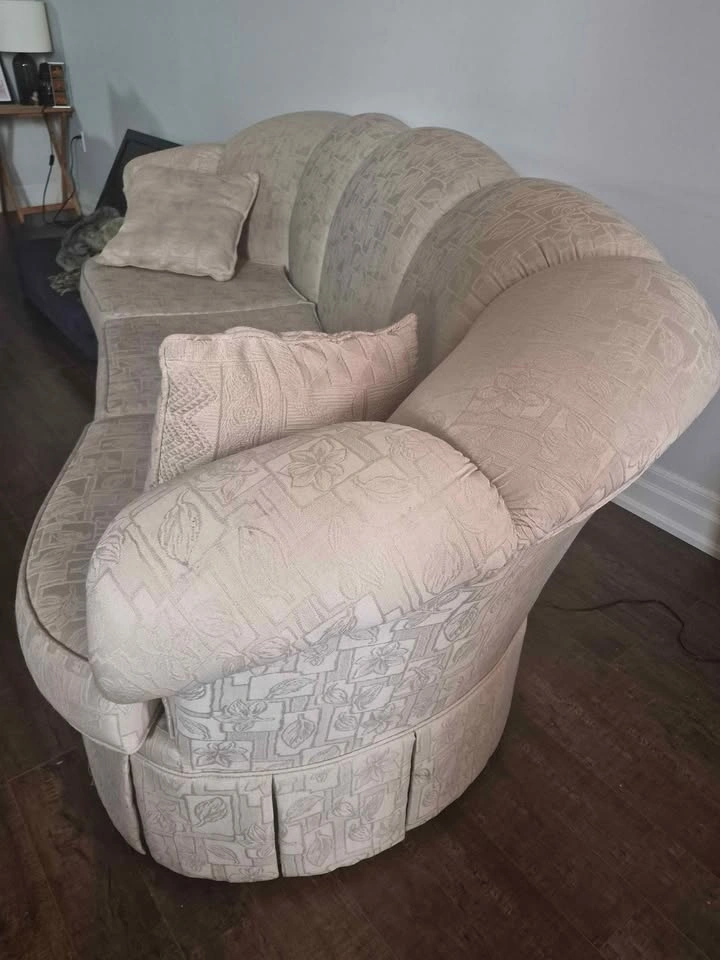 Floral Damask Curved Back Sofa - photo 3