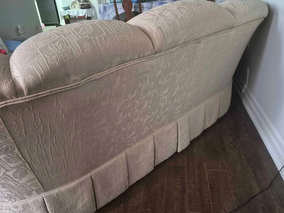 Floral Damask Curved Back Sofa - photo 4