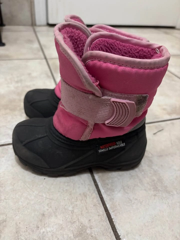 Toddler Winter Boots – Sizes 7 & 8 - photo 3