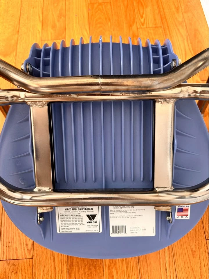 Virco ZUMA Series Rocking Chair, excellent condition - photo 3