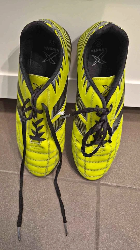 Kinetix Vole Ture 2FX Turf Soccer Cleats - Size EU 43 US 10.5