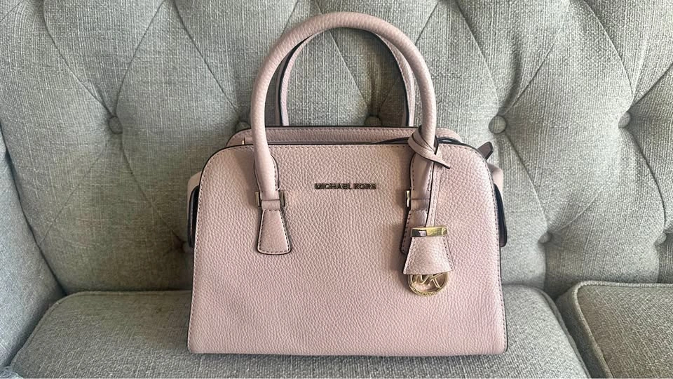 Michael Kors Medium Messenger Bag