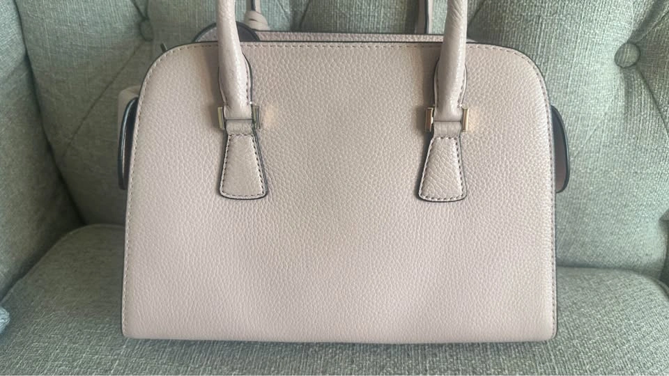 Michael Kors Medium Messenger Bag - photo 3