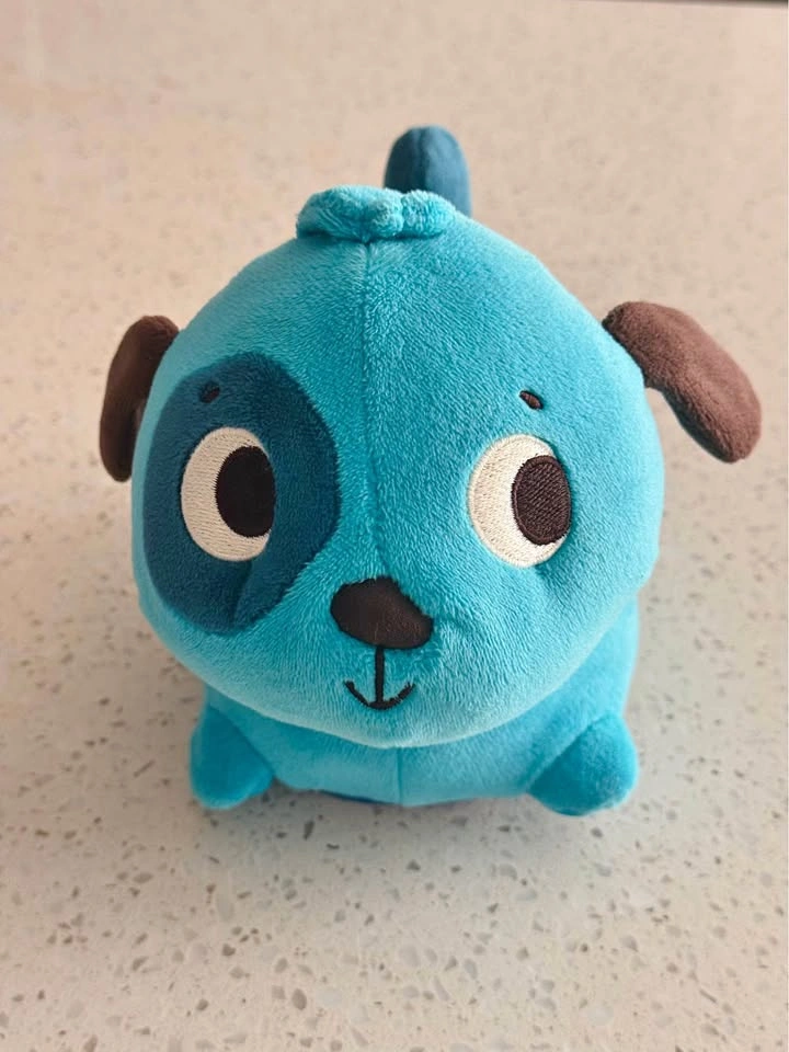 B. toys Wobble ’n’ Go Interactive Plush Dog 🐶