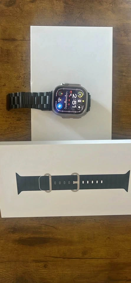 Apple Watch Ultra 2 – 49mm Titanium + Extra Bands