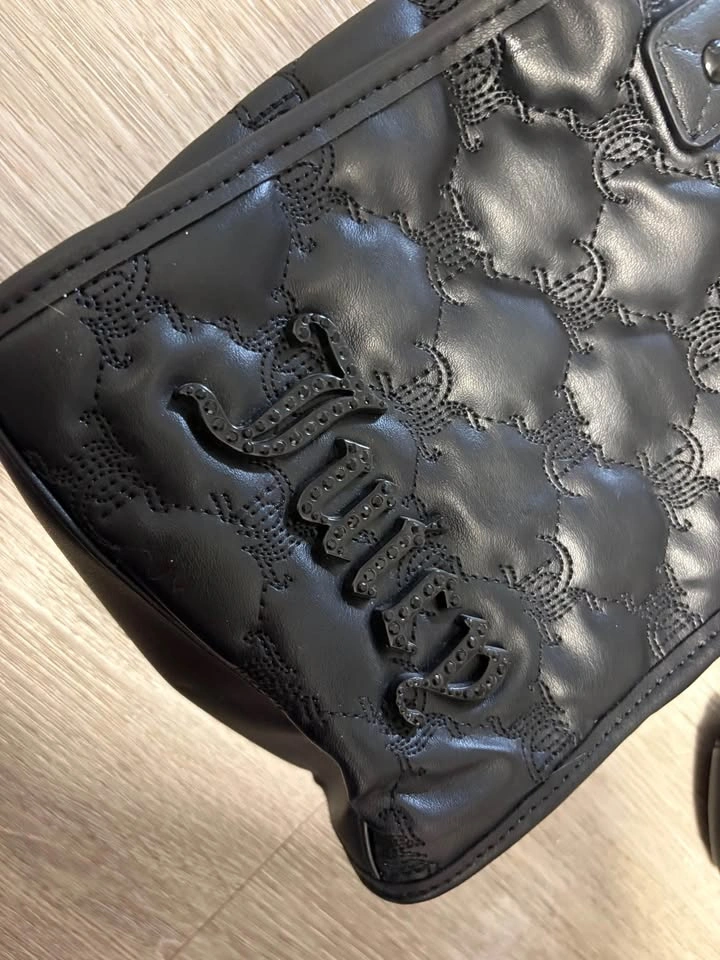 Juicy couture black purse with a change purse - photo 5