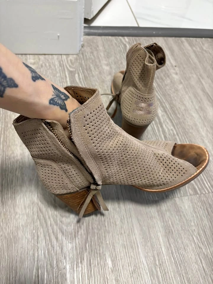 Toms heels/boots with open toe (size 7)
