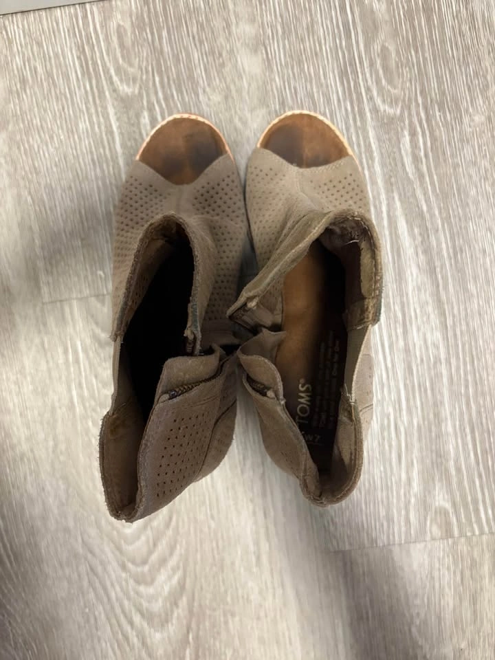 Toms heels/boots with open toe (size 7) - photo 5