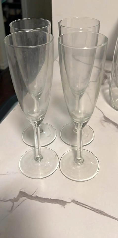 Set of 4 Glass Champagne Flutes