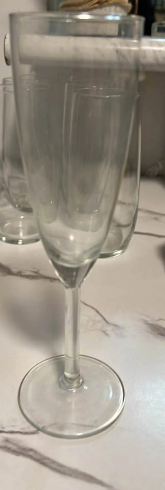 Set of 4 Glass Champagne Flutes - photo 2