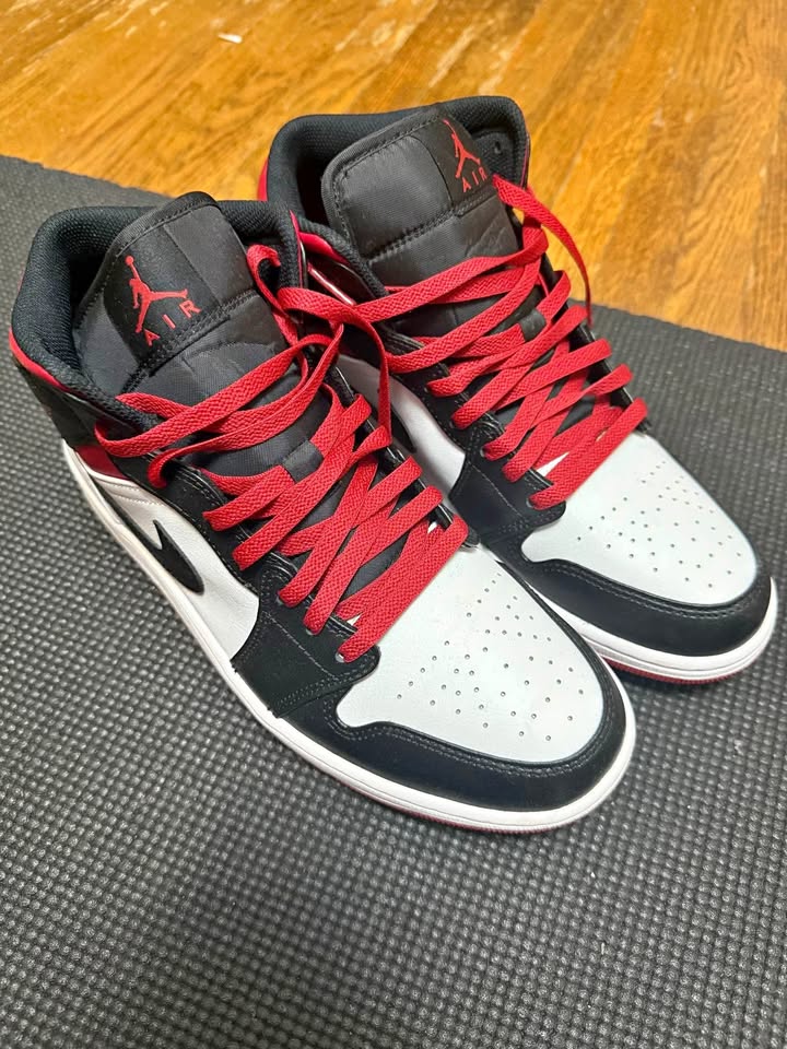Nike Air Jordan 1 Mid SIZE 10