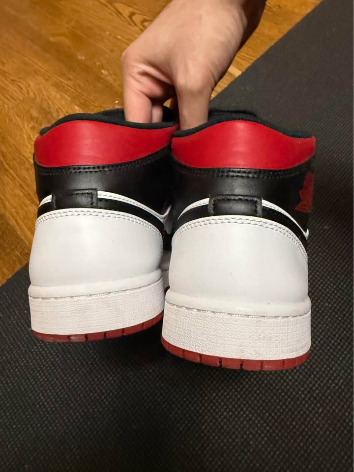 Nike Air Jordan 1 Mid SIZE 10 - photo 3