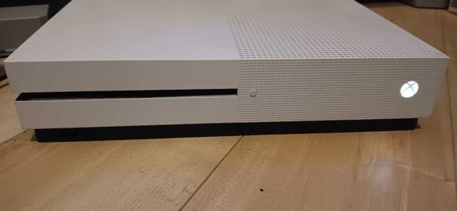 Microsoft Xbox One S 1TB