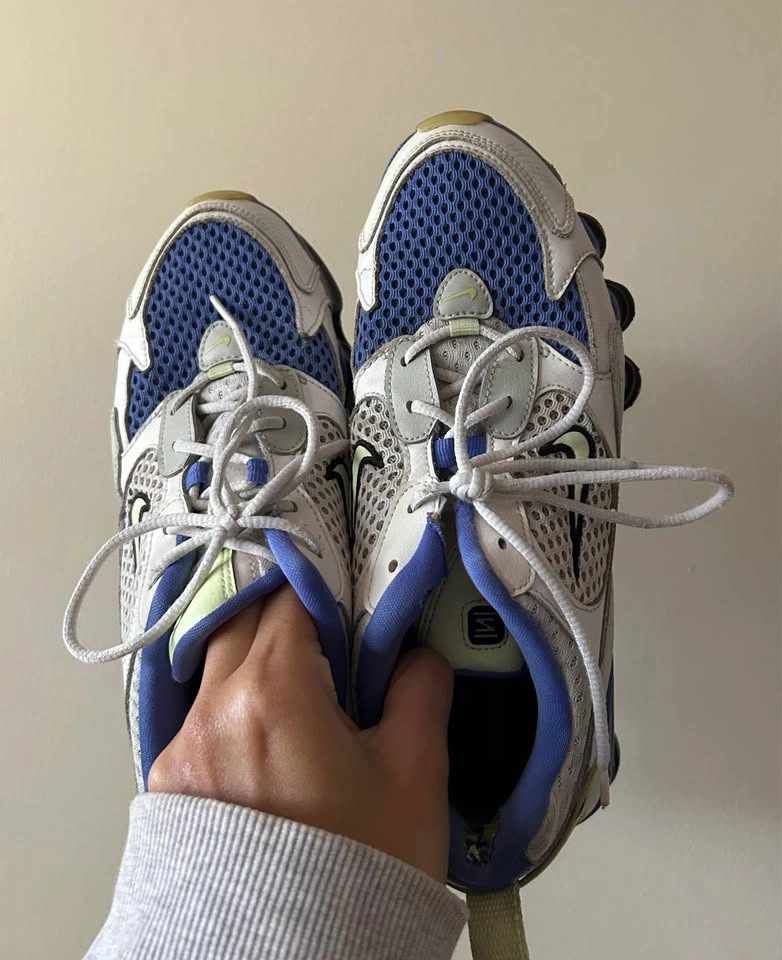 Nike Shox white sneakers (used) women’s - photo 2