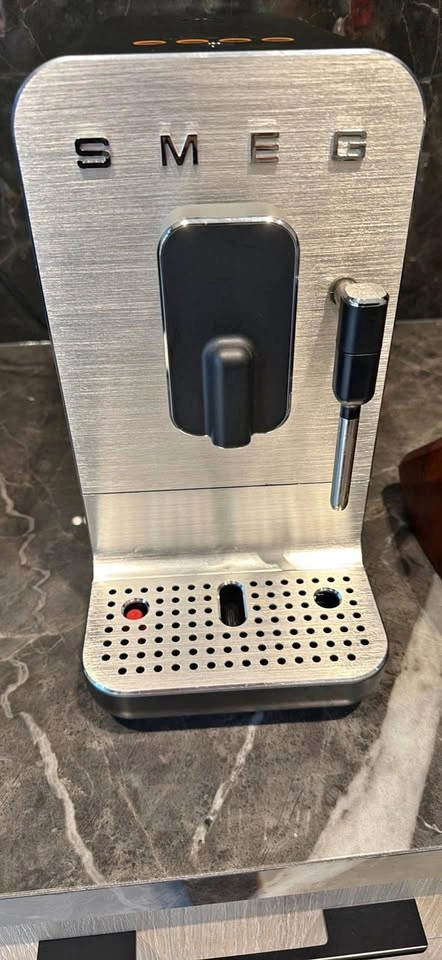 SMEG Automatic Espresso Machine with Grinder & Steam Wand