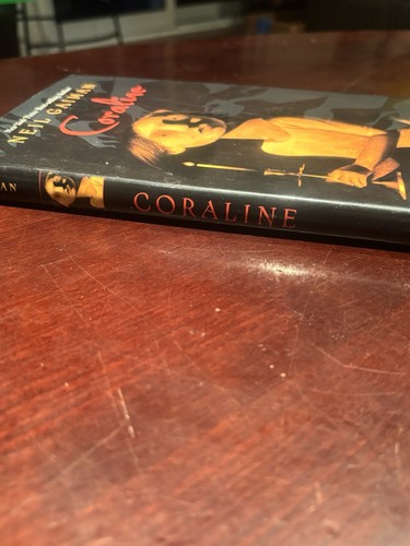 Coraline Neil Gaiman Novel 2002 First Edition Hardcover - photo 3