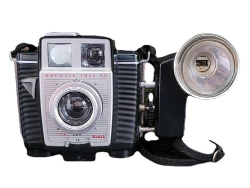 VTG 1960's Kodak Brownie Twin 20 Camera with Supermite Flash
