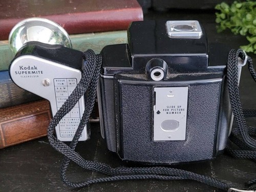 VTG 1960's Kodak Brownie Twin 20 Camera with Supermite Flash - photo 2